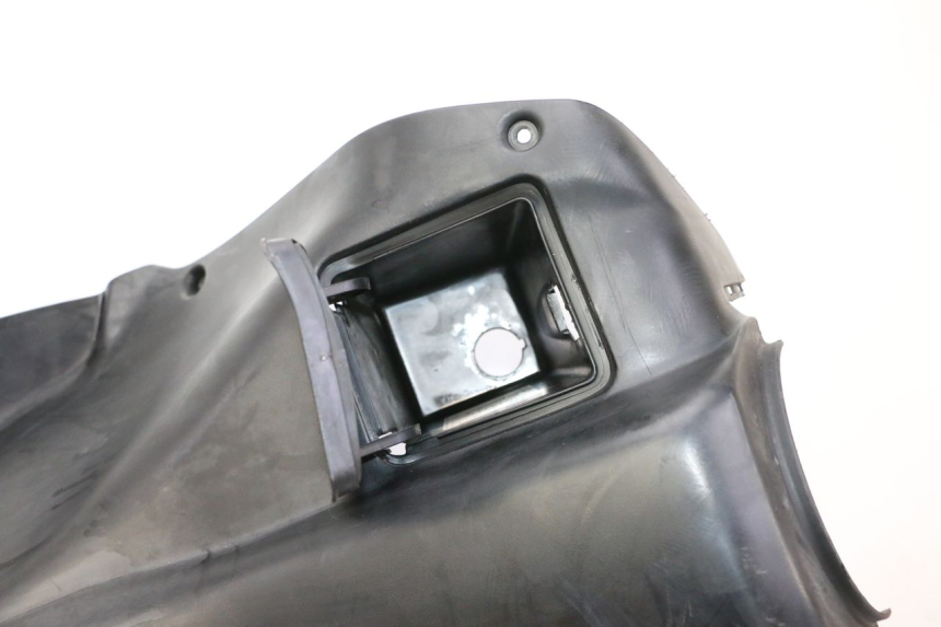 photo de INNER LEGSHIELD DAELIM HISTORY 125 (2001 - 2002) - Fixing points details