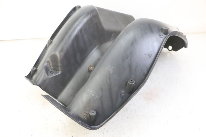 photo de INNER FAIRING HONDA SCV LEAD 100 (2003 - 2007) - Zoom on usage condition