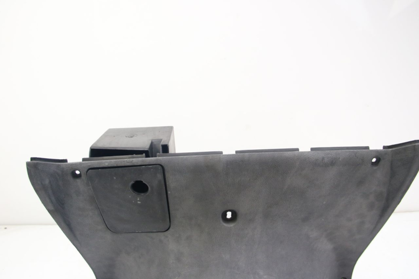 photo de LOWER INNER FAIRING MBK SKYLINER 125 (1998 - 2001) - Zoom on usage condition