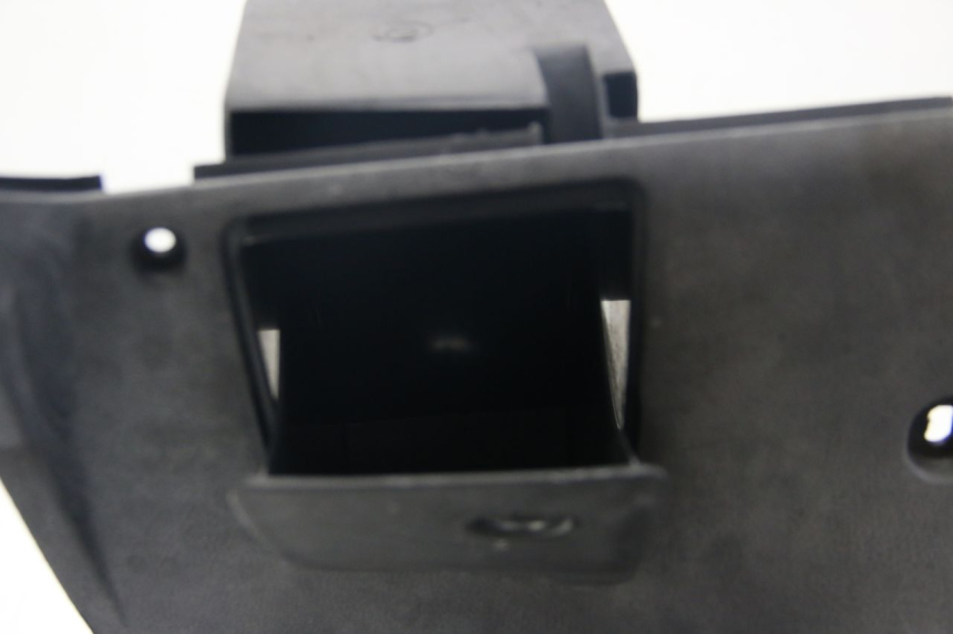 photo de LOWER INNER FAIRING MBK SKYLINER 125 (1998 - 2001) - Fixing points details