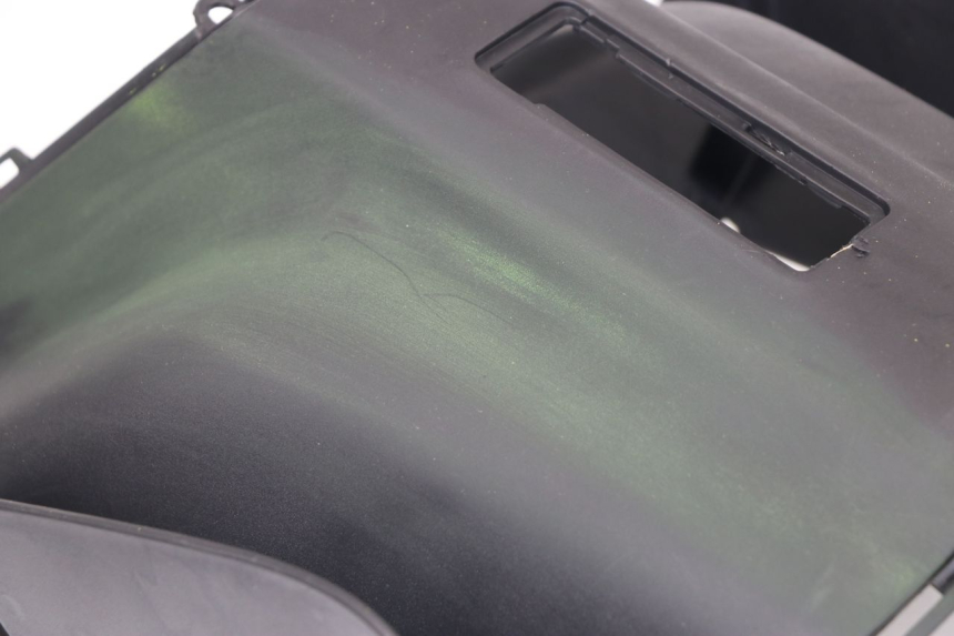 photo de INNER LEGSHIELD LOWER SYM SYMPLY 4T 50 (2012 - 2015) - Surface and material condition