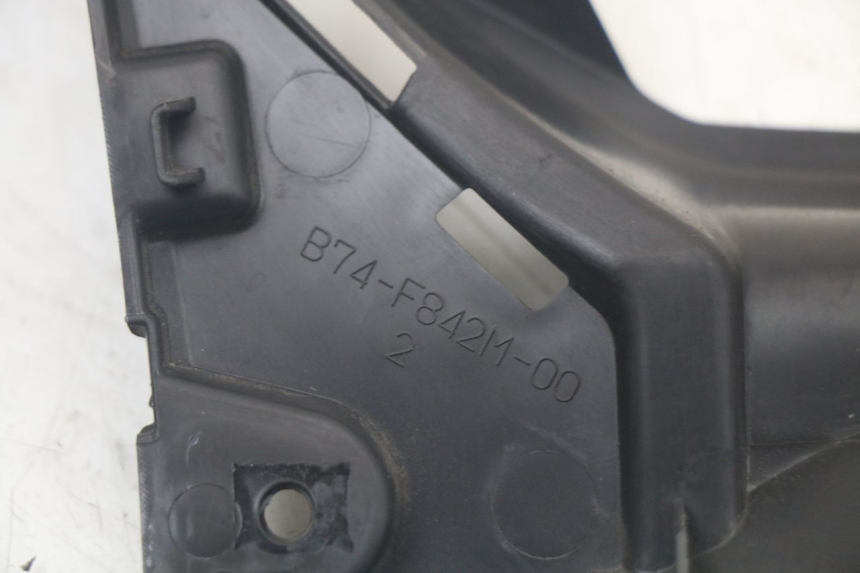 photo de LOWER INNER FAIRING YAMAHA XMAX X-MAX ABS 125 (2017 - 2020) - Fixing points details