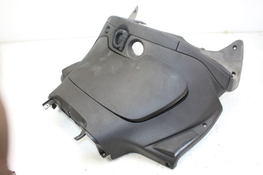 photo de LOWER INNER FAIRING PIAGGIO X9 EVOLUTION 250 (2003 - 2007) - Zoom on usage condition