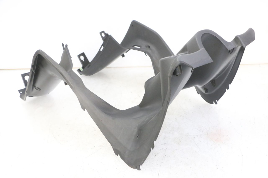 photo de INNER LEGSHIELD PEUGEOT JET FORCE CARBU 50 (2003 - 2016) - High-resolution close-up