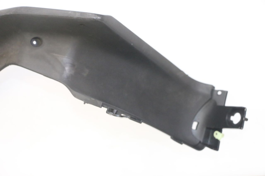 photo de INNER LEGSHIELD PEUGEOT JET FORCE CARBU 50 (2003 - 2016) - Zoom on usage condition