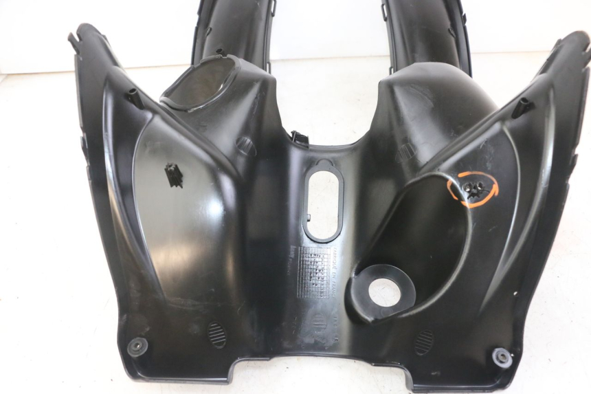 photo de INNER LEGSHIELD PEUGEOT JET FORCE CARBU 50 (2003 - 2016) - Technical close-up