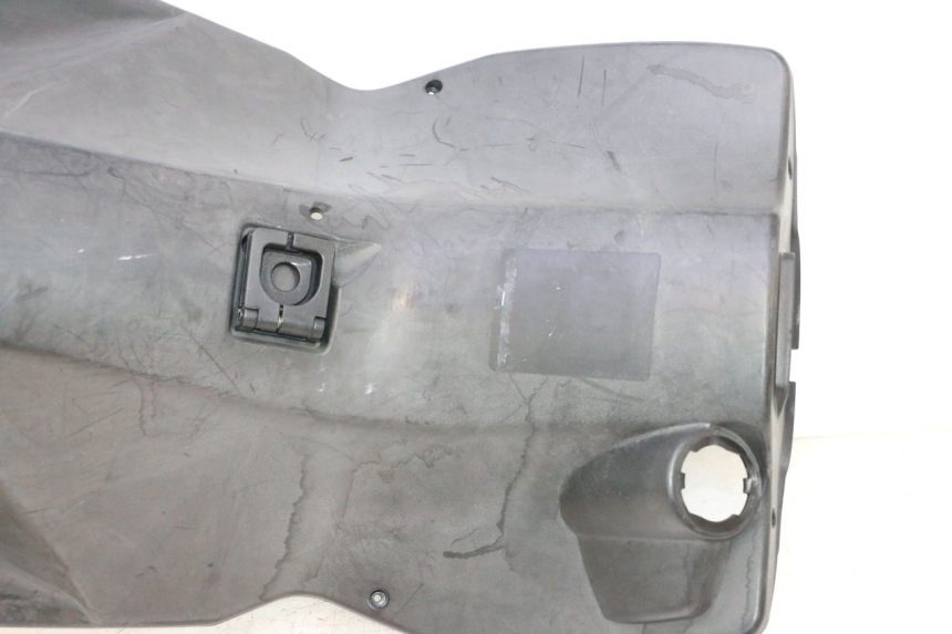 photo de INNER FAIRING PEUGEOT KISBEE 2T 50 (2010 - 2017) - Fixing points details