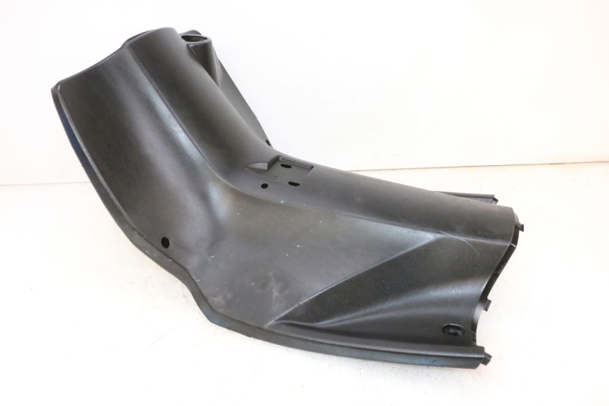 photo de INNER FAIRING PEUGEOT KISBEE 4T 50 (2010 - 2017) - Fixing points details