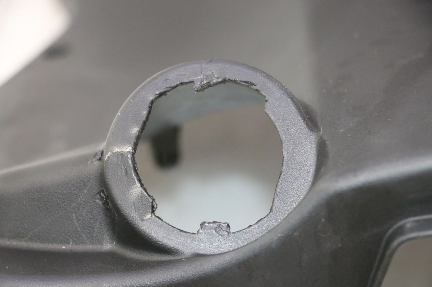 photo de INNER LEGSHIELD PEUGEOT KISBEE 4T 50 (2023 - 2026) - Distinctive features