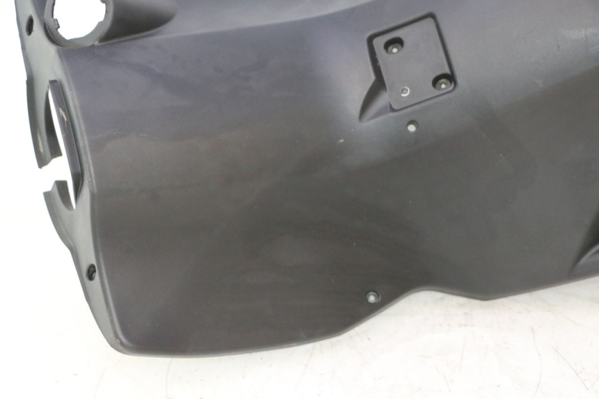 photo de INNER LEGSHIELD PEUGEOT KISBEE 4T 50 (2023 - 2026) - High-resolution close-up