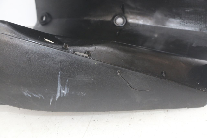 photo de INNER FAIRING PEUGEOT LUDIX 50 (2008 - 2017) - Fixing points details