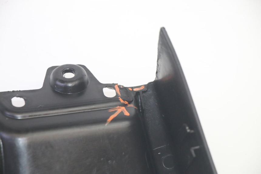 photo de INNER LEGSHIELD PIAGGIO MP3 HPE 350 (2018 - 2020) - Technical close-up