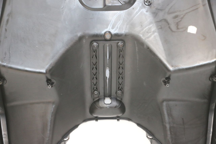photo de INNER LEGSHIELD PIAGGIO MP3 RL 250 (2006 - 2010) - High-resolution close-up