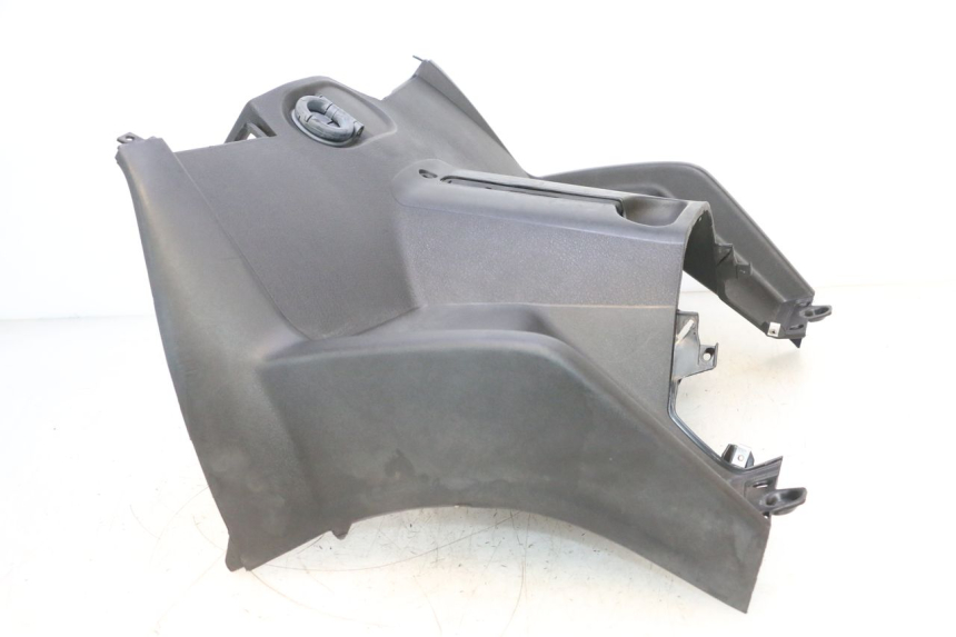 photo de INNER LEGSHIELD PIAGGIO MP3 RL 250 (2006 - 2010) - Distinctive features