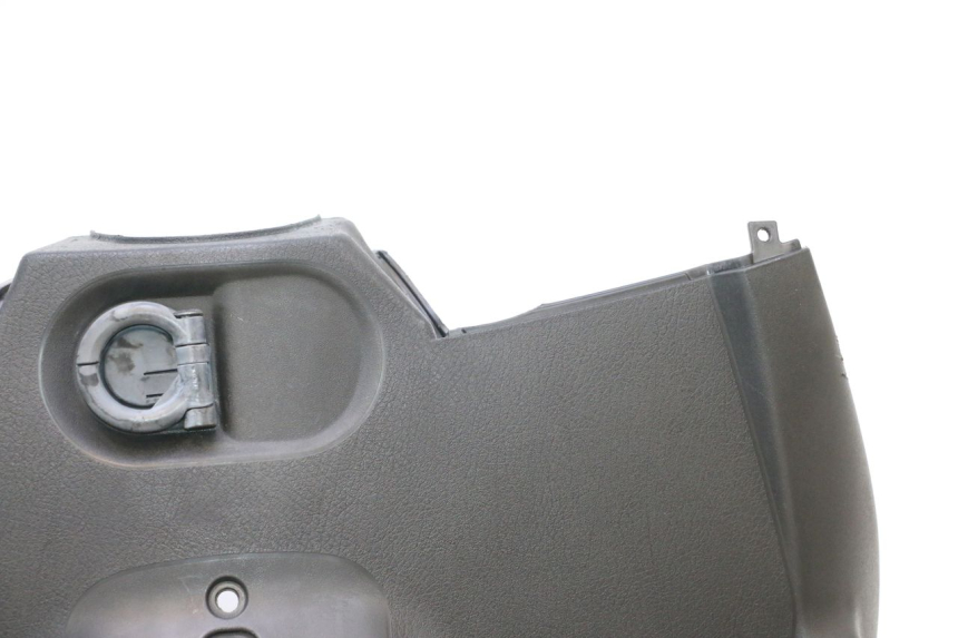 photo de INNER LEGSHIELD PIAGGIO MP3 RL 250 (2006 - 2010) - Focus on structure