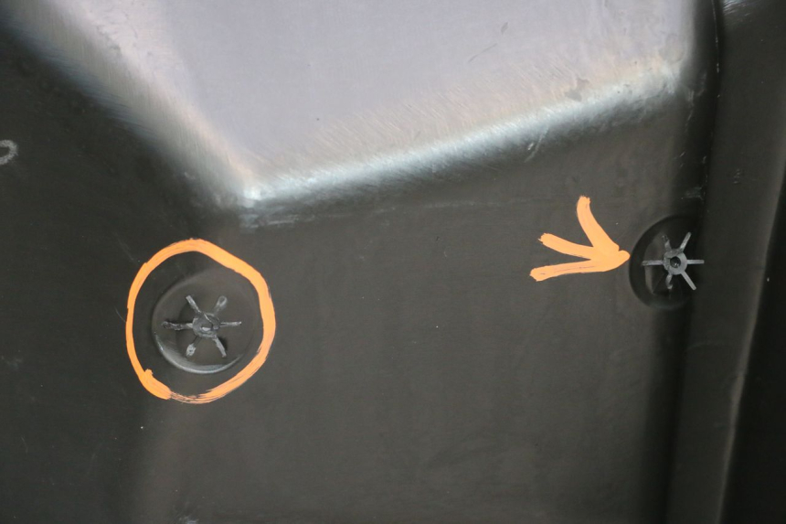 photo de INNER LEGSHIELD PIAGGIO MP3 RL 250 (2006 - 2010) - Markings and original references