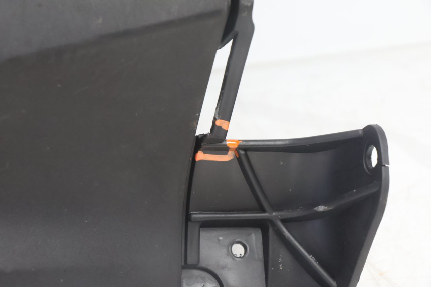 photo de INNER APRON SYM ORBIT 2 4T 50 (2008 - 2017) - Surface and material condition