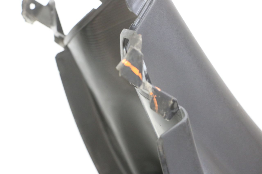 photo de INNER LEGSHIELD PEUGEOT ELYSTAR 125 (2002 - 2007) - Fixing points details