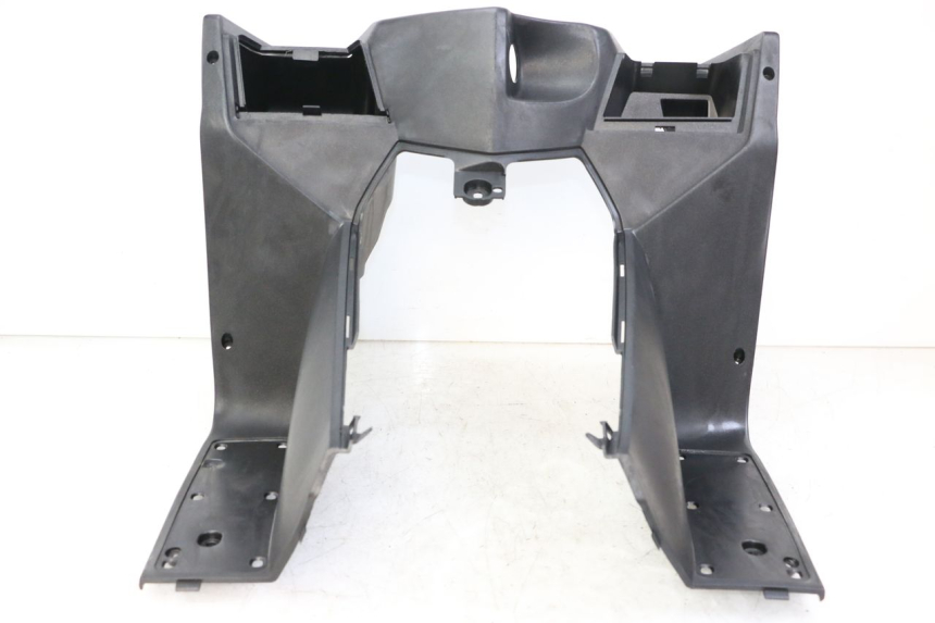 photo de INNER APRON PEUGEOT SATELIS COMPRESSOR K15 125 (2006 - 2009) - High-resolution close-up