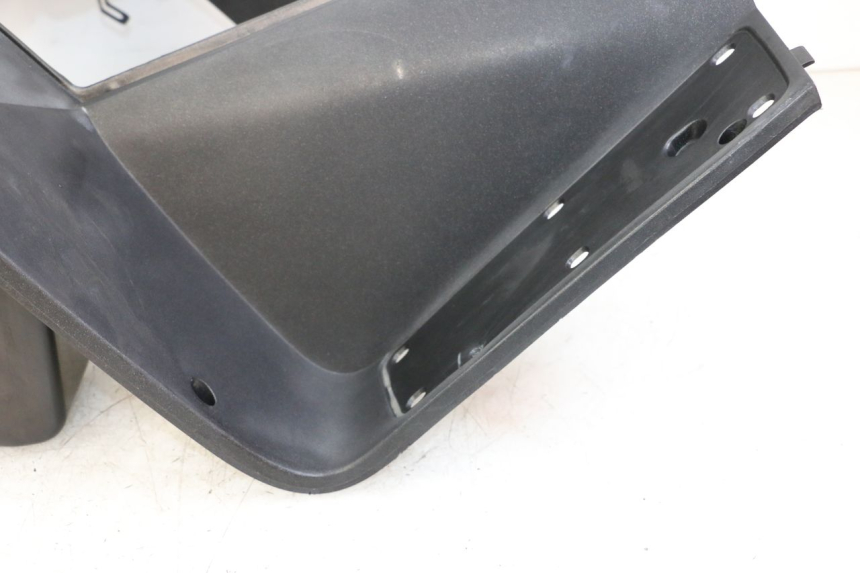 photo de INNER APRON PEUGEOT SATELIS COMPRESSOR K15 125 (2006 - 2009) - Supplementary product photo