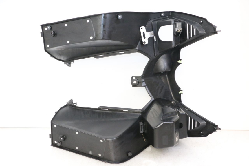 photo de INNER APRON PEUGEOT SATELIS COMPRESSOR K15 125 (2006 - 2009) - Checked used part