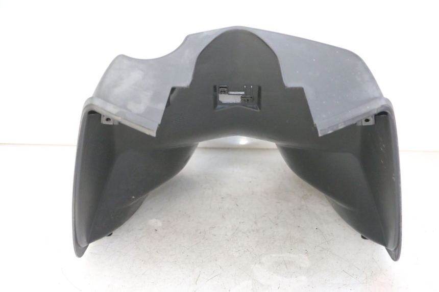 photo de INNER LEGSHIELD PEUGEOT VIVACITY 125 (2010 - 2017) - Zoom on usage condition