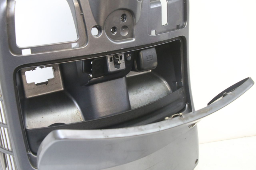 photo de INNER LEGSHIELD PIAGGIO VESPA GRANTURISMO 125 (2003 - 2007) - Technical close-up