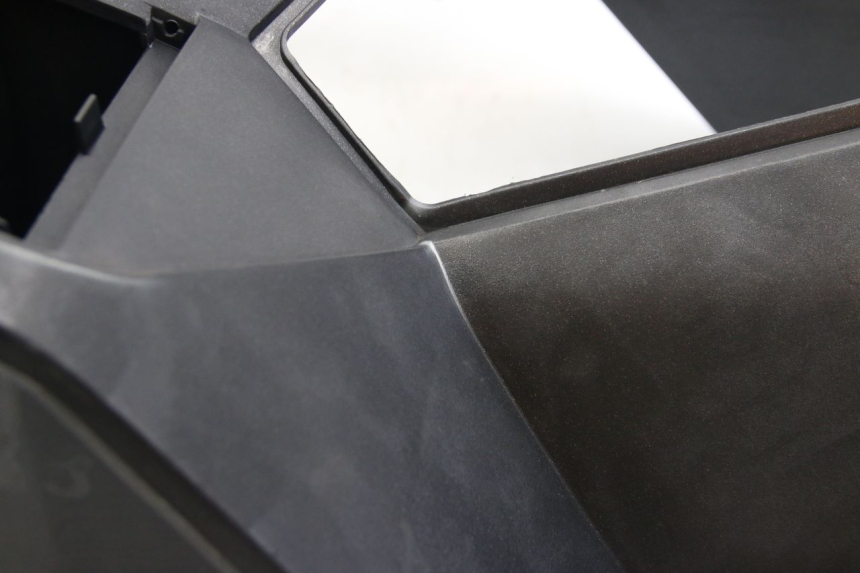 photo de INNER APRON PEUGEOT SATELIS 125 (2006 - 2009) - Additional view of the item