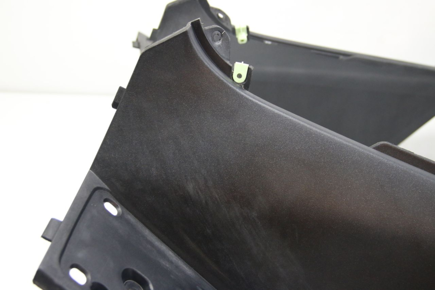 photo de INNER APRON PEUGEOT SATELIS 125 (2006 - 2009) - Supplementary product photo