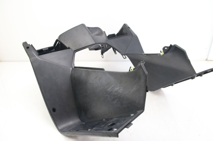 photo de INNER APRON PEUGEOT SATELIS 125 (2006 - 2009) - Zoom on usage condition