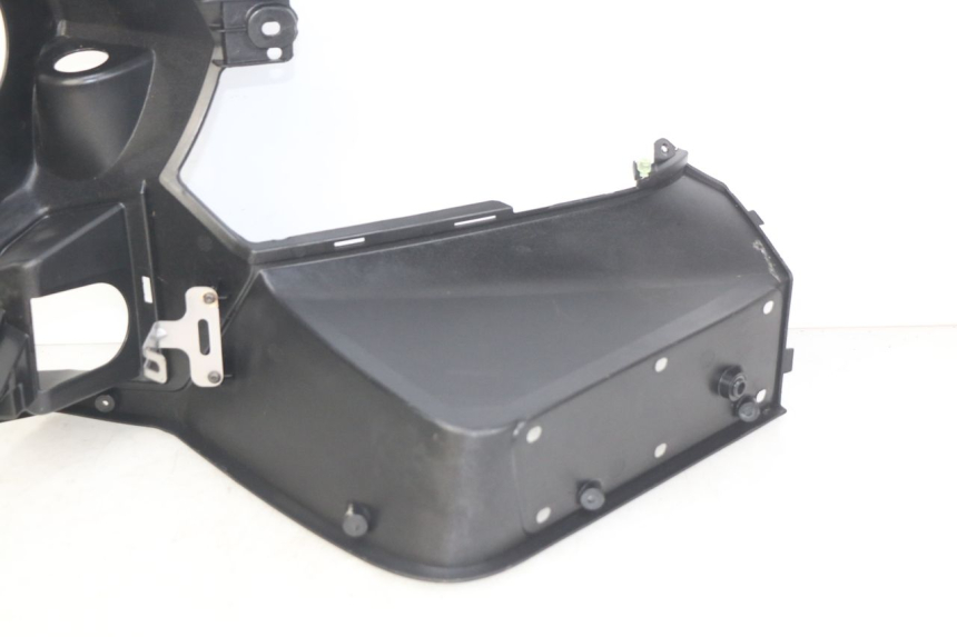 photo de INNER APRON PEUGEOT SATELIS 125 (2010 - 2012) - Zoom on usage condition