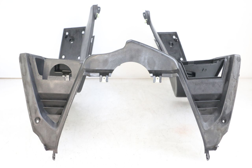 photo de INNER APRON PEUGEOT SATELIS 125 (2010 - 2012) - Zoom on usage condition