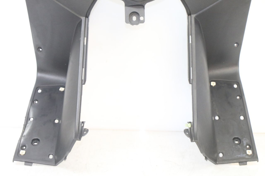 photo de INNER LEGSHIELD PEUGEOT SATELIS 125 (2013 - 2018) - Zoom on usage condition