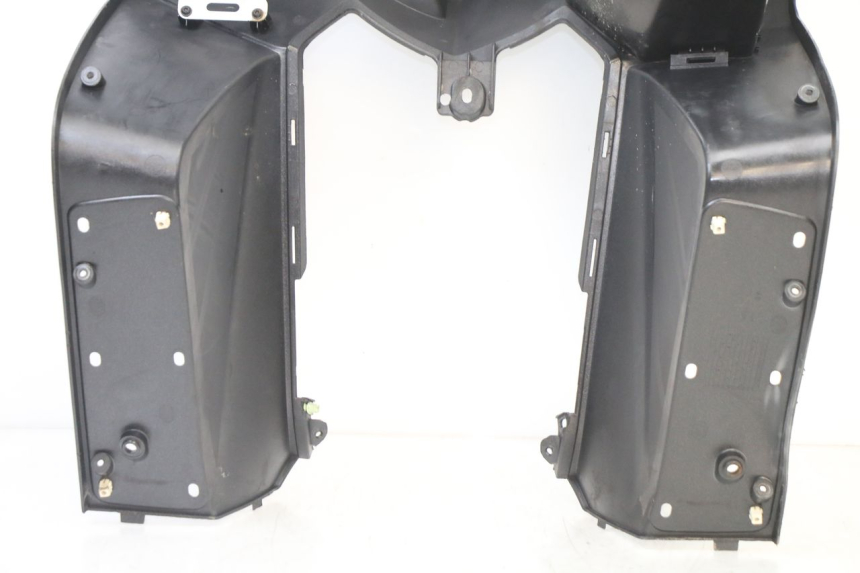 photo de INNER LEGSHIELD PEUGEOT SATELIS 125 (2013 - 2018) - Markings and original references