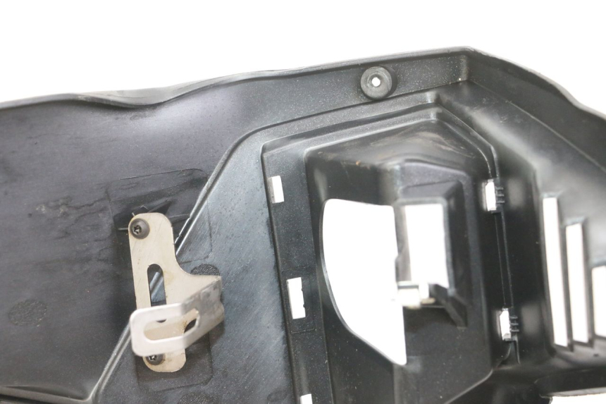 photo de INNER LEGSHIELD PEUGEOT SATELIS 125 (2013 - 2018) - Component detail