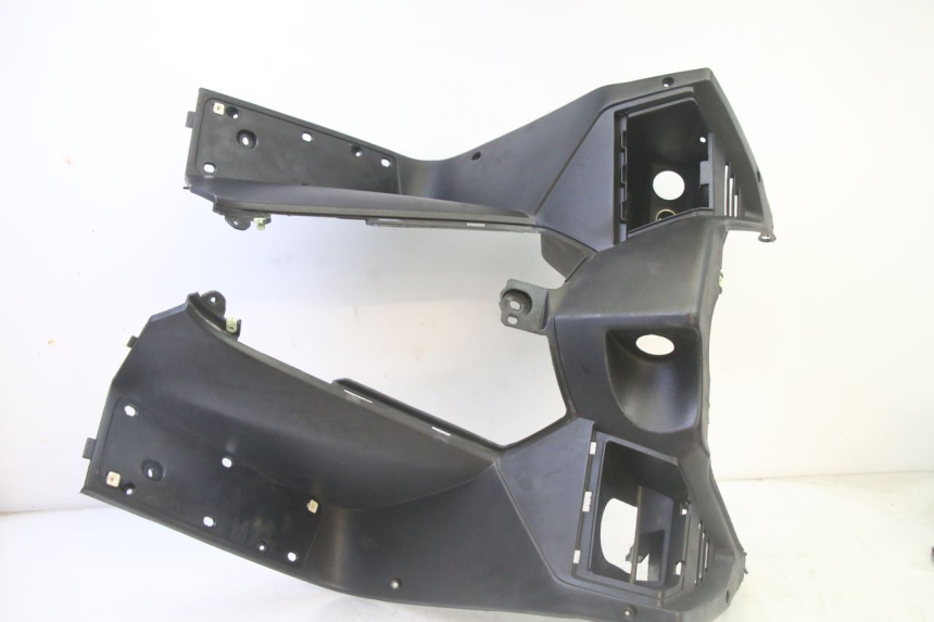 photo de INNER LEGSHIELD PEUGEOT SATELIS 125 (2013 - 2018) - Alternative perspective