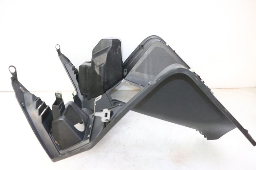 photo de INNER LEGSHIELD PEUGEOT SATELIS 125 (2013 - 2018) - Component detail