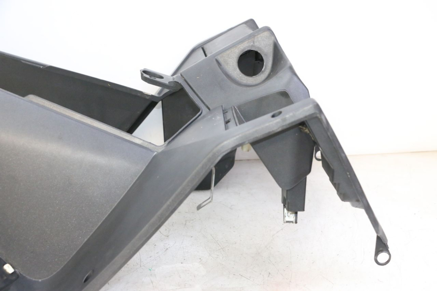 photo de INNER LEGSHIELD PEUGEOT SATELIS 125 (2013 - 2018) - High-resolution close-up