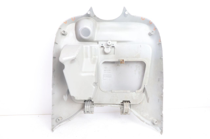 photo de INNER LEGSHIELD APRILIA SCARABEO GT 125 (1999 - 2007) - Fixing points details