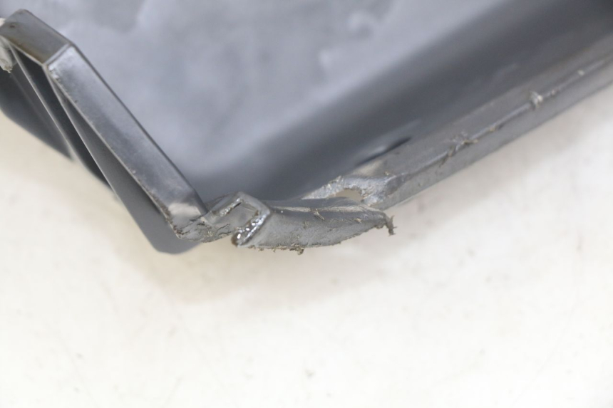 photo de INNER FAIRING HONDA SCV LEAD 100 (2003 - 2007) - Surface and material condition