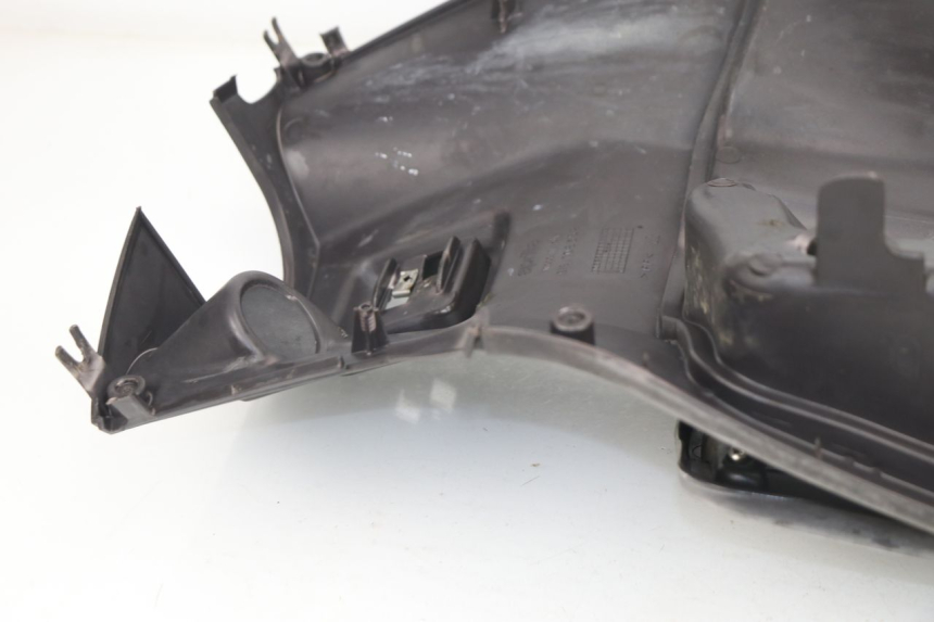 photo de INNER LEGSHIELD APRILIA SPORT CITY SPORTCITY 125 (2005 - 2008) - Markings and original references