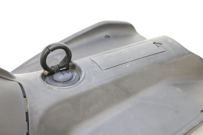 photo de INNER LEGSHIELD APRILIA SR MOTARD 50 (2012 - 2018) - Technical close-up