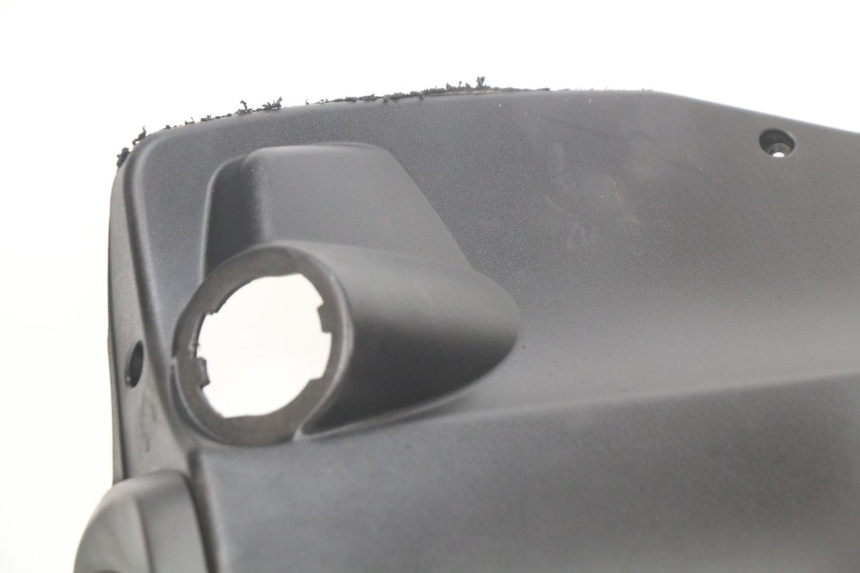 photo de INNER FAIRING PEUGEOT STREETZONE 4T 50 (2018 - 2023) - Detailed visual inspection