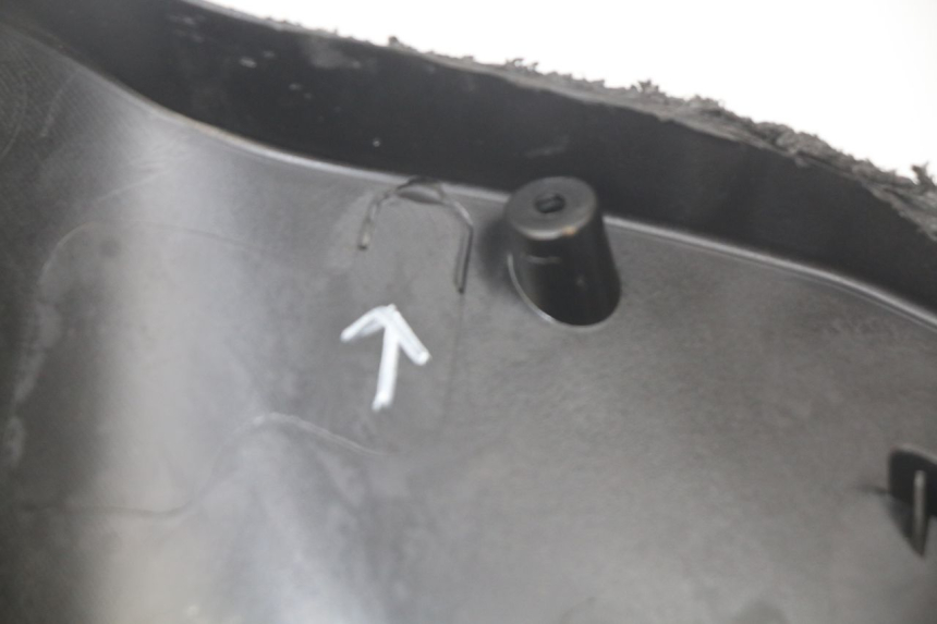 photo de INNER FAIRING PEUGEOT STREETZONE 4T 50 (2018 - 2023) - Zoom on usage condition