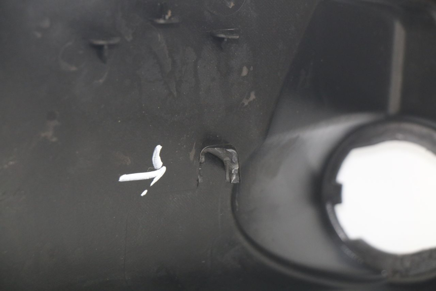 photo de INNER FAIRING PEUGEOT STREETZONE 4T 50 (2018 - 2023) - Fixing points details