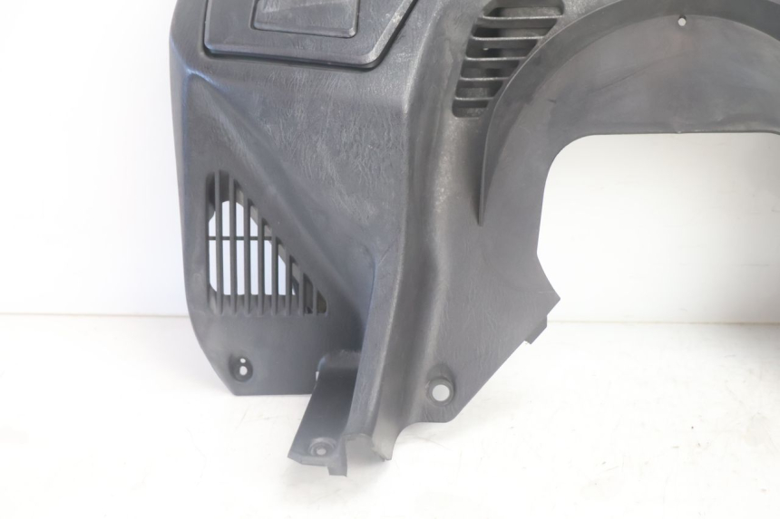 photo de INNER LEGSHIELD UPPER SUZUKI BURGMAN EXECUTIVE ABS 650 (2006 - 2012) - Zoom on usage condition