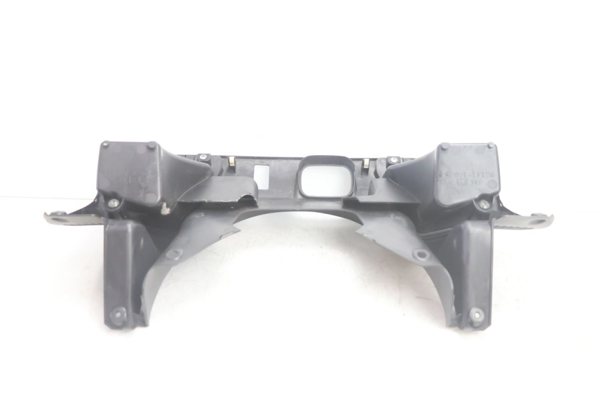 photo de INNER LEGSHIELD UPPER SUZUKI BURGMAN EXECUTIVE ABS 650 (2006 - 2012) - Markings and original references