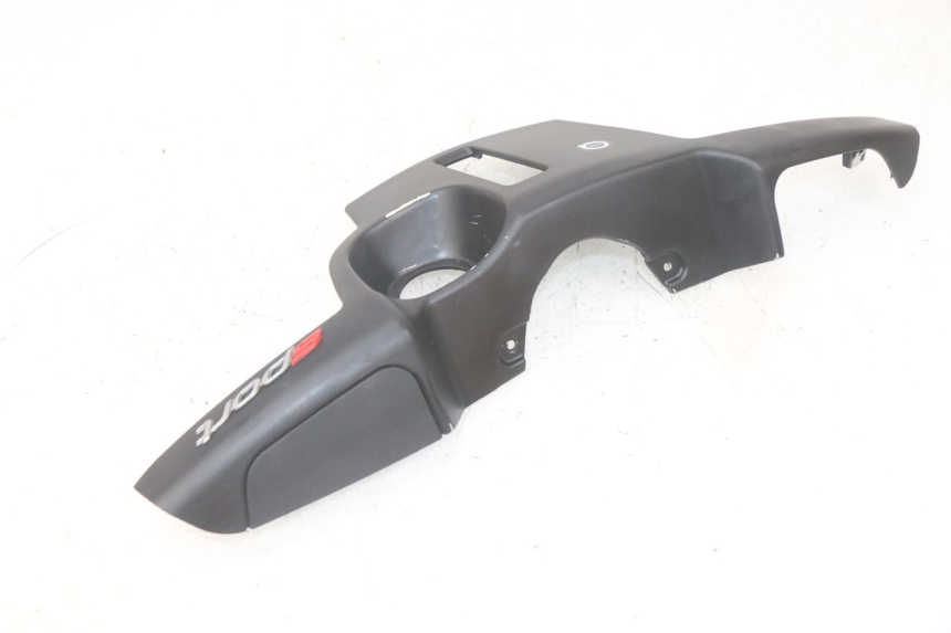 photo de INNER LEGSHIELD UPPER PIAGGIO MP3 HPE 300 (2019 - 2026) - Technical close-up