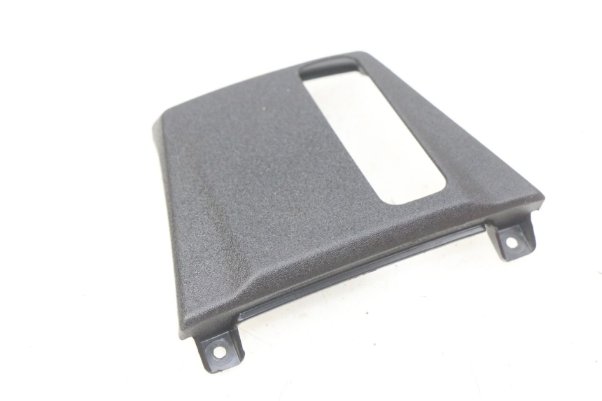 photo de UPPER INNER FAIRING PIAGGIO MP3 500 (2014 - 2017) - Zoom on usage condition