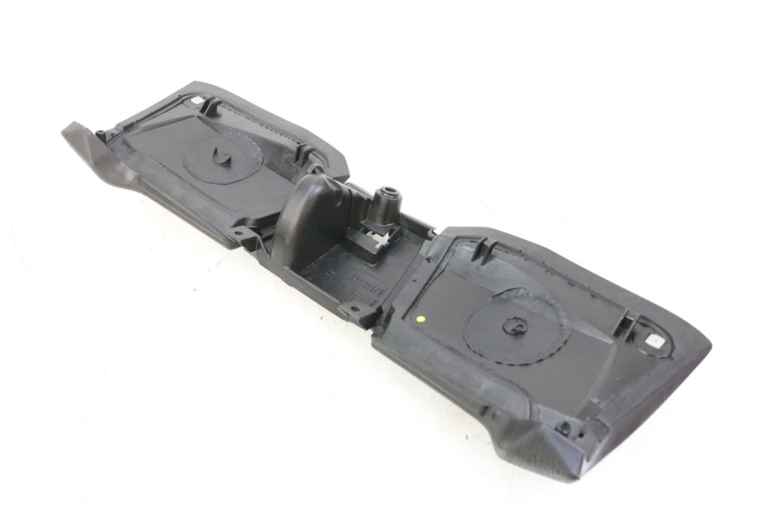 photo de UPPER INNER FAIRING PIAGGIO MP3 500 (2014 - 2017) - Zoom on usage condition